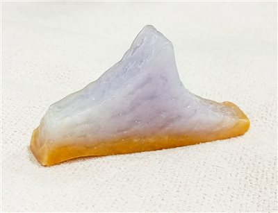 紫帶黃小山翡翠擺飾