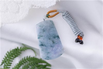 紫羅蘭飄藍花山水牌